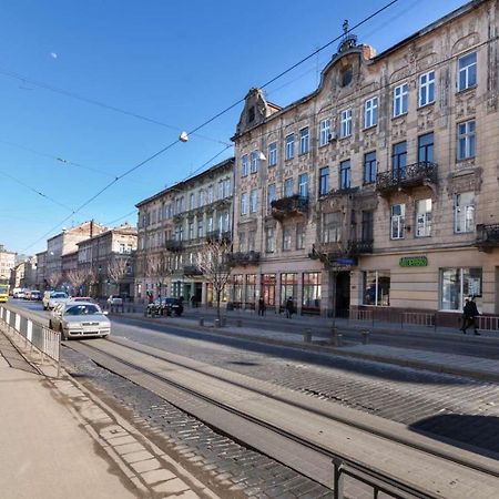 Зелені Апартаменти Біля Оперного Театру Flat In The City Center Leopoli Esterno foto