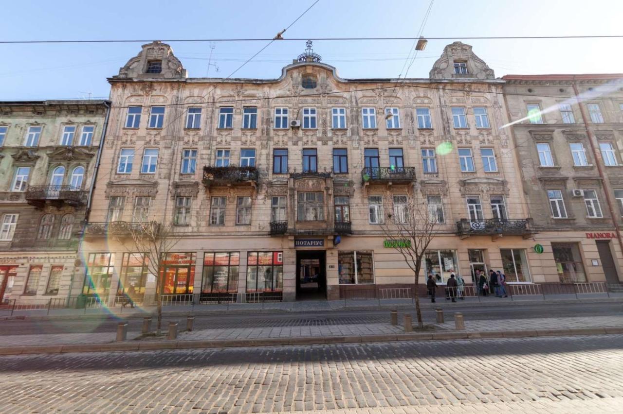 Зелені Апартаменти Біля Оперного Театру Flat In The City Center Leopoli Esterno foto