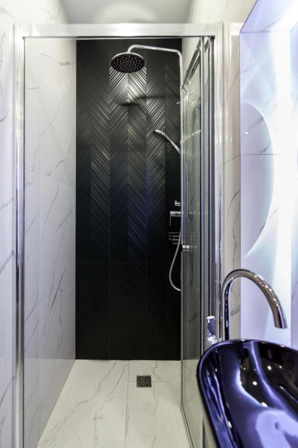 Зелені Апартаменти Біля Оперного Театру Flat In The City Center Leopoli Esterno foto