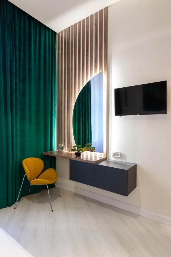 Зелені Апартаменти Біля Оперного Театру Flat In The City Center Leopoli Esterno foto