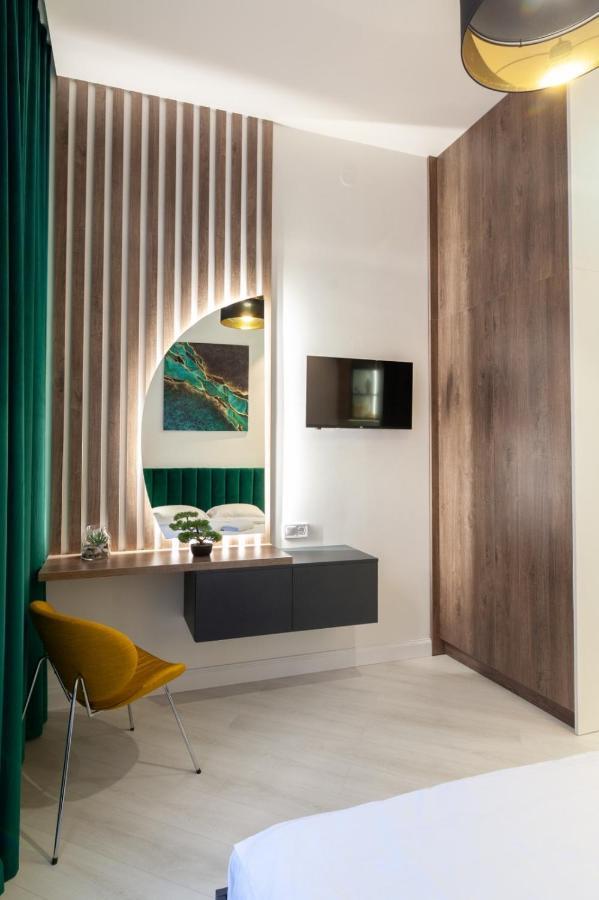 Зелені Апартаменти Біля Оперного Театру Flat In The City Center Leopoli Esterno foto