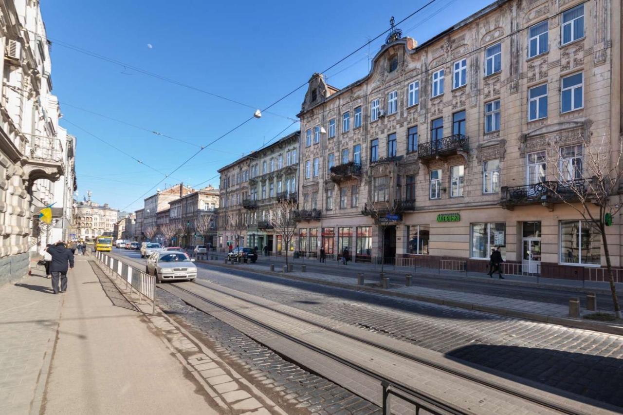 Зелені Апартаменти Біля Оперного Театру Flat In The City Center Leopoli Esterno foto