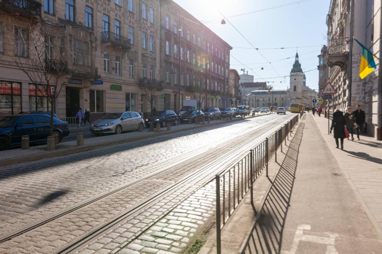 Зелені Апартаменти Біля Оперного Театру Flat In The City Center Leopoli Esterno foto
